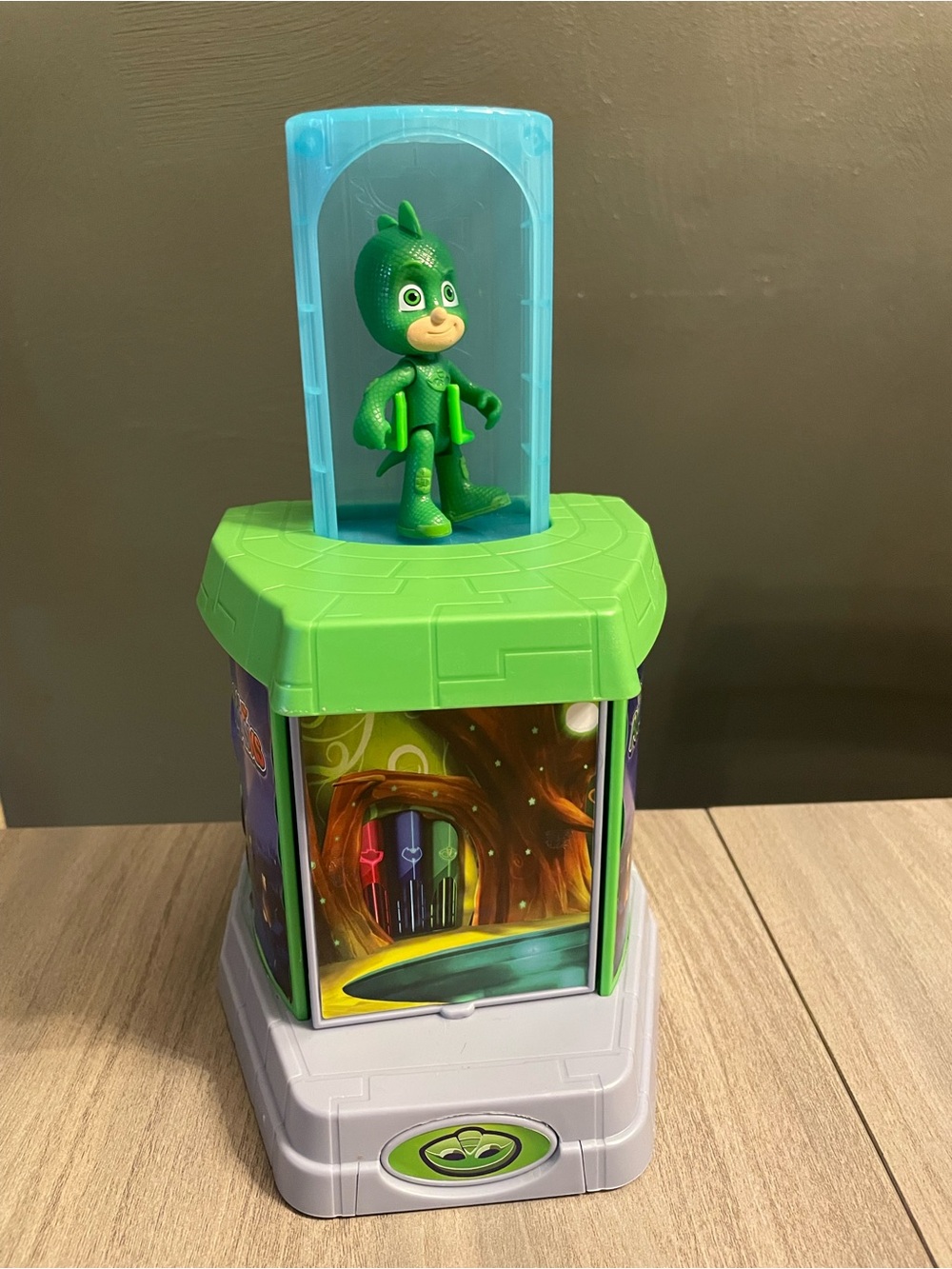 PJ Masks Transformation Playset & Figures – Greg Becomes Gekko